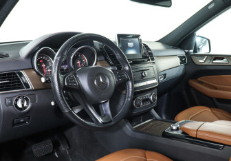 Подержанный автомобиль Mercedes-Benz GLE 2018 года (13 фото)