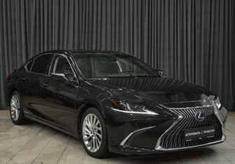 Подержанный автомобиль Lexus ES 2019 года (3 фото)