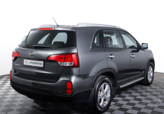 Подержанный автомобиль Kia Sorento 2013 года (5 фото)