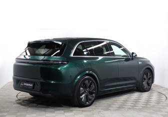 Подержанный автомобиль LiXiang L7 2024 года (5 фото)