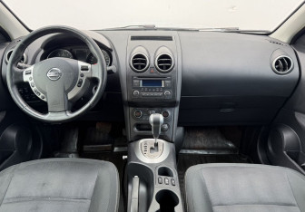 Подержанный автомобиль Nissan Qashqai 2013 года (12 фото)