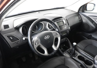 Подержанный автомобиль Hyundai ix35 2013 года (9 фото)