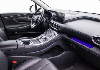 Подержанный автомобиль Hyundai Santa Fe 2022 года (10 фото)