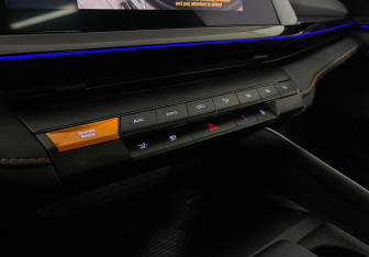 Подержанный автомобиль Changan UNI-V 2024 года (19 фото)