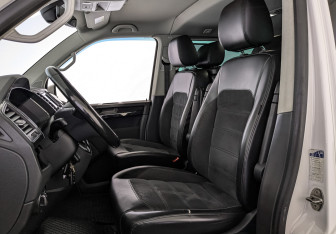 Подержанный автомобиль Volkswagen Multivan 2018 года (20 фото)