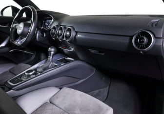 Подержанный автомобиль Audi TT Coupe 2016 года (10 фото)