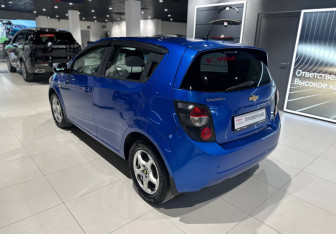 Подержанный автомобиль Chevrolet Aveo Hatchback 2012 года (4 фото)