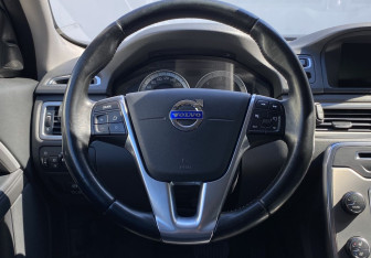 Подержанный автомобиль Volvo XC70 2012 года (12 фото)