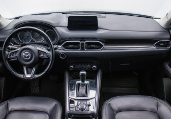Подержанный автомобиль Mazda CX-5 2020 года (13 фото)