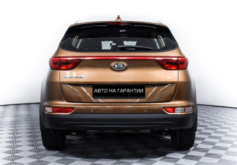 Подержанный автомобиль Kia Sportage 2016 года (6 фото)