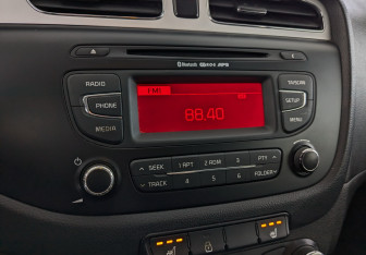 Подержанный автомобиль Kia Ceed Hatchback 2014 года (27 фото)