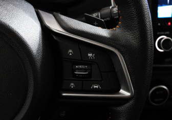 Подержанный автомобиль Subaru XV 2018 года (17 фото)