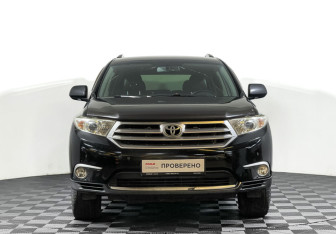 Подержанный автомобиль Toyota Highlander 2013 года (2 фото)