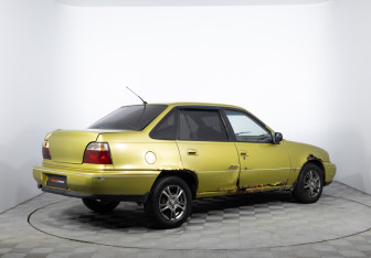 Подержанный автомобиль Daewoo Nexia Sedan 2007 года (5 фото)