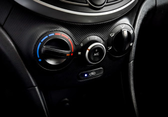 Подержанный автомобиль Hyundai Solaris Hatchback 2012 года (26 фото)