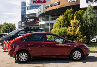Подержанный автомобиль Ford Focus Hatchback 2006 года (3 фото)