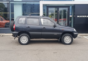 Подержанный автомобиль Chevrolet Niva 2008 года (4 фото)