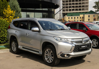 Подержанный автомобиль Mitsubishi Pajero Sport 2017 года (2 фото)