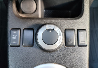 Подержанный автомобиль Nissan X-Trail 2012 года (15 фото)