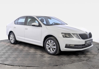 Подержанный автомобиль Skoda Octavia Liftback 2019 года (3 фото)