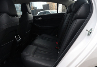 Подержанный автомобиль Omoda S5 2024 года (10 фото)