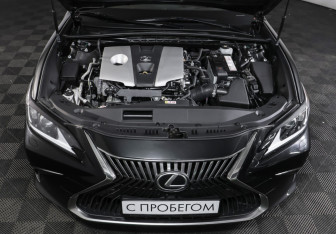 Подержанный автомобиль Lexus ES 2019 года (9 фото)