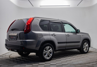 Подержанный автомобиль Nissan X-Trail 2013 года (5 фото)