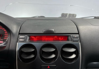 Подержанный автомобиль Mazda 6 Wagon 2005 года (12 фото)