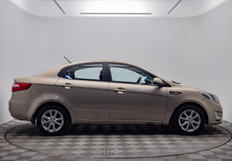Подержанный автомобиль Kia Rio Sedan 2013 года (6 фото)