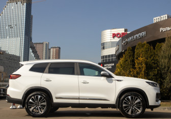 Подержанный автомобиль Chery Tiggo 8 Pro Max 2023 года (3 фото)