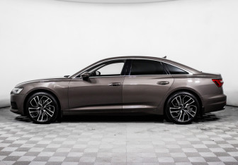 Подержанный автомобиль Audi A6 Sedan 2021 года (8 фото)
