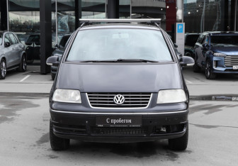 Подержанный автомобиль Volkswagen Sharan 2005 года (2 фото)