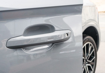 Подержанный автомобиль Audi Q5 2025 года (34 фото)