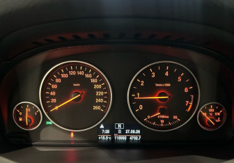 Подержанный автомобиль BMW X3 2011 года (14 фото)