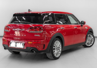 Подержанный автомобиль MINI Clubman Wagon 2021 года (5 фото)