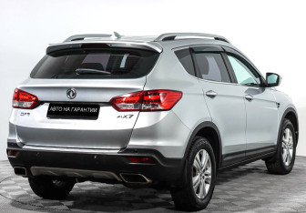 Подержанный автомобиль DongFeng AX7 2017 года (3 фото)