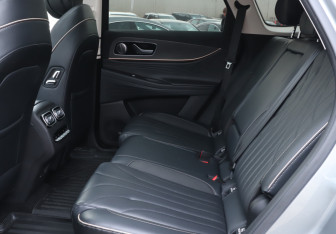 Подержанный автомобиль Jaecoo J8 2024 года (9 фото)