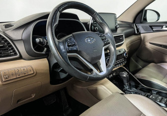 Подержанный автомобиль Hyundai Tucson 2019 года (13 фото)