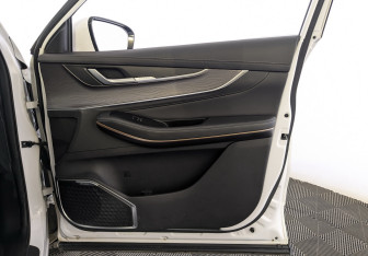 Подержанный автомобиль Exeed LX 2022 года (25 фото)