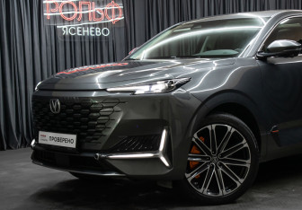 Подержанный автомобиль Changan UNI-K 2022 года (25 фото)