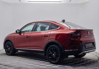 Подержанный автомобиль Renault Arkana 2021 года (3 фото)