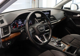 Подержанный автомобиль Audi Q5 2017 года (7 фото)
