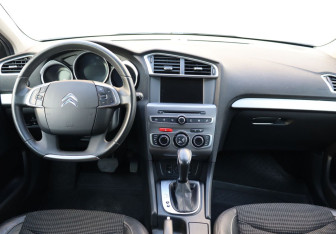 Подержанный автомобиль Citroen C4 Sedan 2020 года (13 фото)