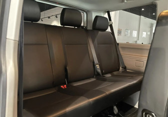 Подержанный автомобиль Volkswagen Caravelle 2019 года (17 фото)