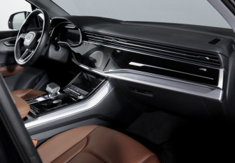 Подержанный автомобиль Audi Q7 2020 года (9 фото)