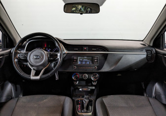 Подержанный автомобиль Kia Rio Hatchback 2021 года (13 фото)