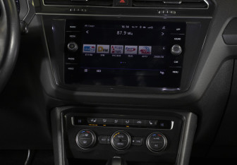 Подержанный автомобиль Volkswagen Tiguan 2018 года (16 фото)