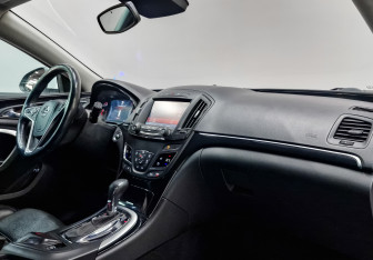 Подержанный автомобиль Opel Insignia Wagon 2014 года (13 фото)