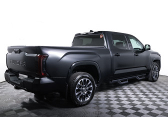 Подержанный автомобиль Toyota Tundra 2022 года (5 фото)