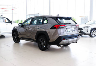 Новый Toyota RAV4 2025 (3 фото)